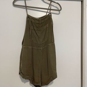 Billabong romper - size medium but I’m usually a small and it fits me!